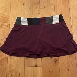 Women’s Lululemon maroon mini skirt size 8